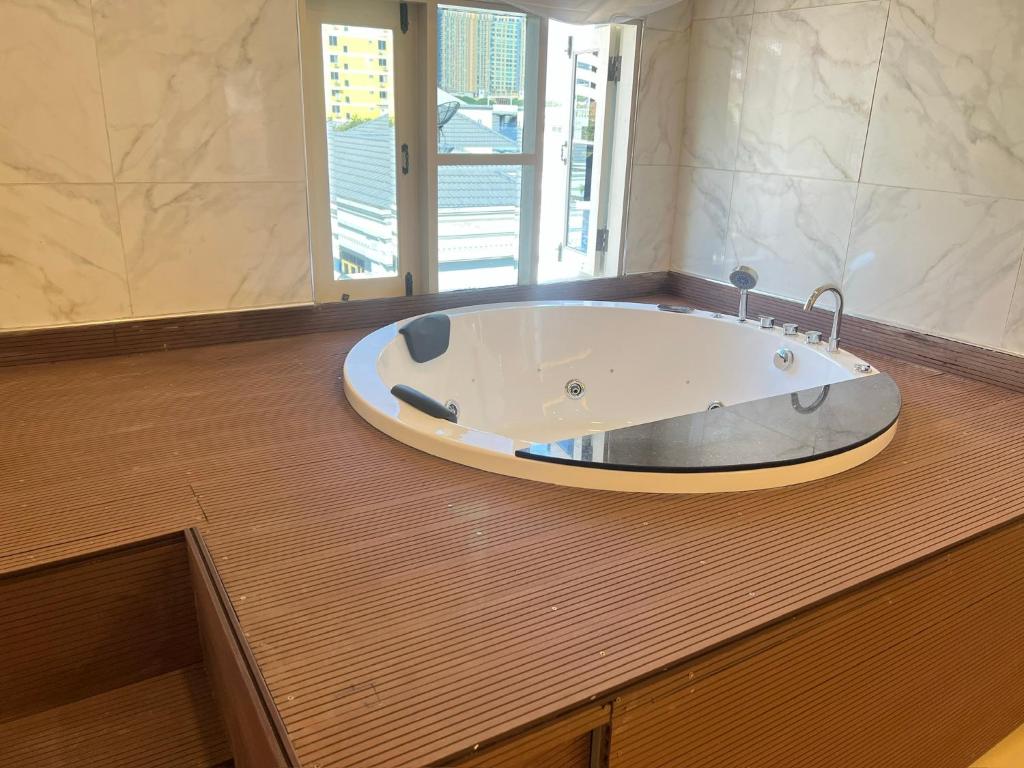 V20 Boutique Jacuzzi Hotel - Resim 27