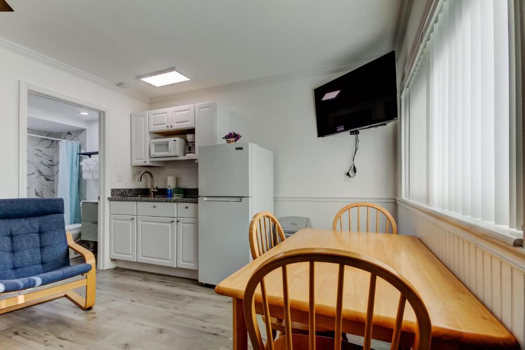Carousel Suites -Redington Shores - 豪华大号床一室公寓