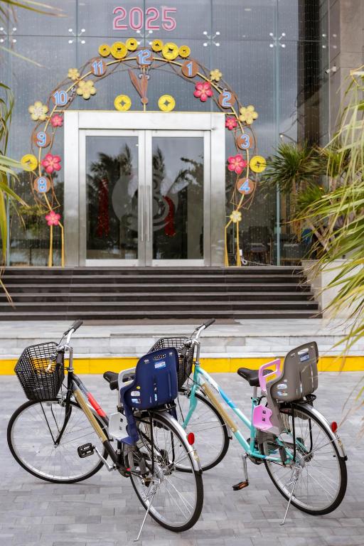 Đạp xe trong hoặc quanh Le Sands Oceanfront Danang Hotel