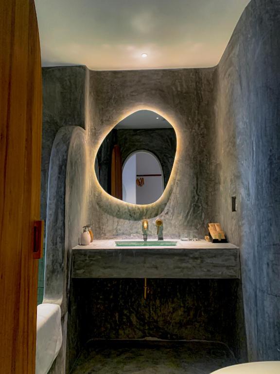 Rustic City View Twin Room