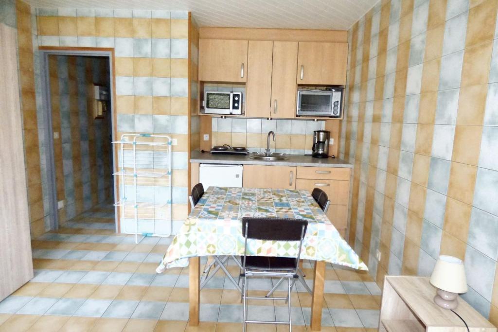 Kuchyň nebo kuchyňský kout v ubytování Studio charmant dans Brioude – 25 m² avec terrasse et parking