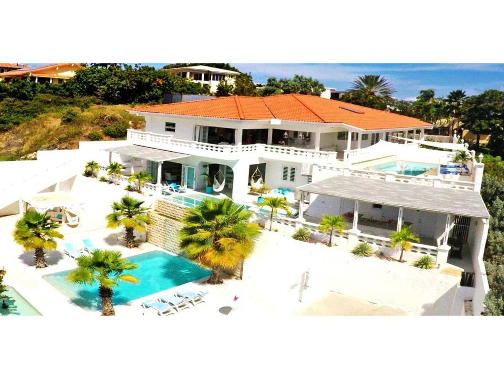 Swimmingpoolen hos eller tæt på Champartments Resort - Villa & Appartementen Dom Perignon