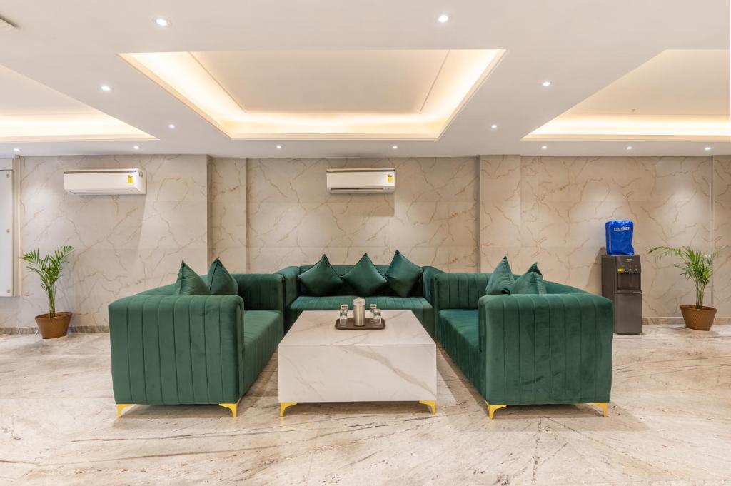 Posezení v ubytování Hotel AVAAS - Faiz Road Karol Bagh