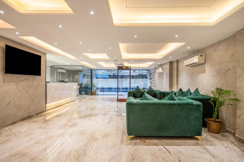 Posezení v ubytování Hotel AVAAS - Faiz Road Karol Bagh