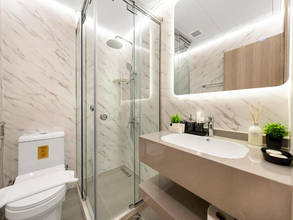 Koupelna v ubytování SKY HIGH 2 BHK- Ain Dubai & Sea View- Marina with Pool
