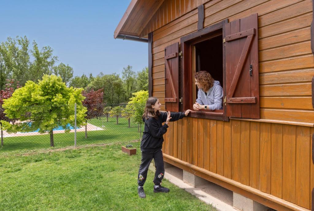 Camping LLuçanès - Bungalow Con Vista Giardino