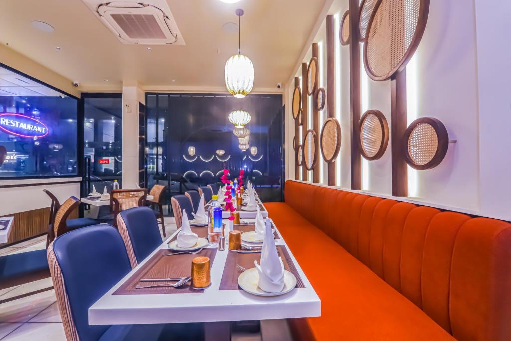 Posezení v ubytování Hotel Godwin Deluxe Near New Delhi Railway Stn Offers Free Airport Pick-up