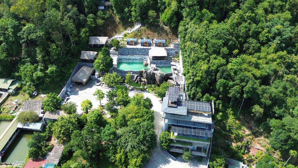 Tầm nhìn từ trên cao của Lotus Premium Lodge - Lotus Group Tours