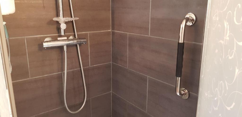 Kúpeľňa v ubytovaní Superbe T2 avec jardin, piscine-enfant et parking
