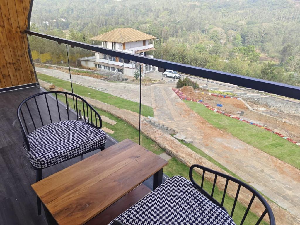 Rõdu või terrass majutusasutuses Gambhiraa Resorts