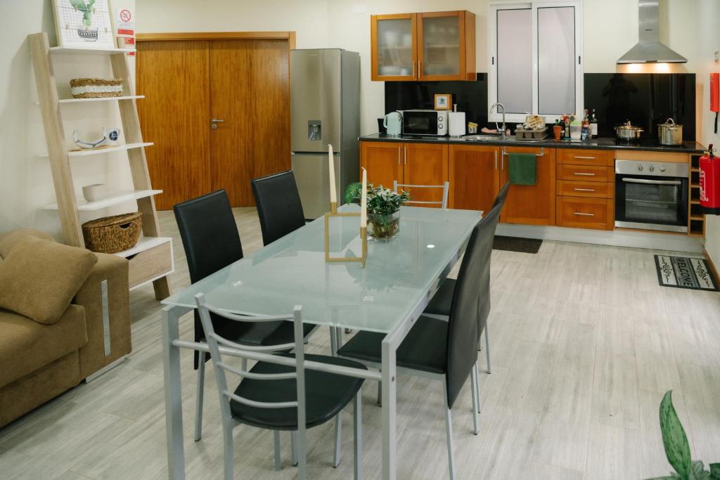 Kuchyň nebo kuchyňský kout v ubytování Casa do Remo