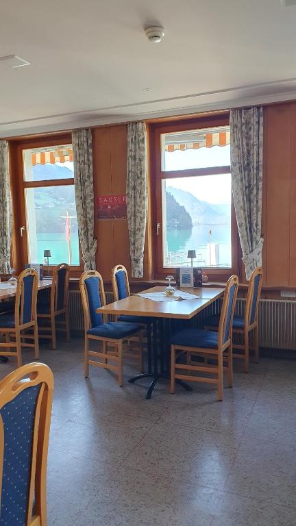 Nespecifikovaný výhled na hory nebo výhled na hory při pohledu z hotelu