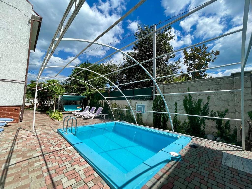 Bazén v ubytování Guest house VadLen nebo v jeho okolí