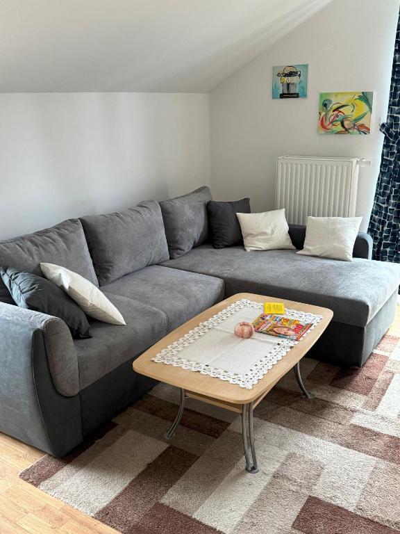 Posezení v ubytování Schönes Apartment in Oldenburg-Osternburg