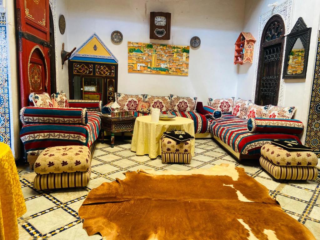 Posezení v ubytování Fes Iconic yedouna hostel
