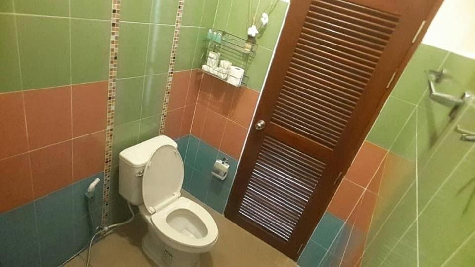 Koupelna v ubytování Phangan Guest House