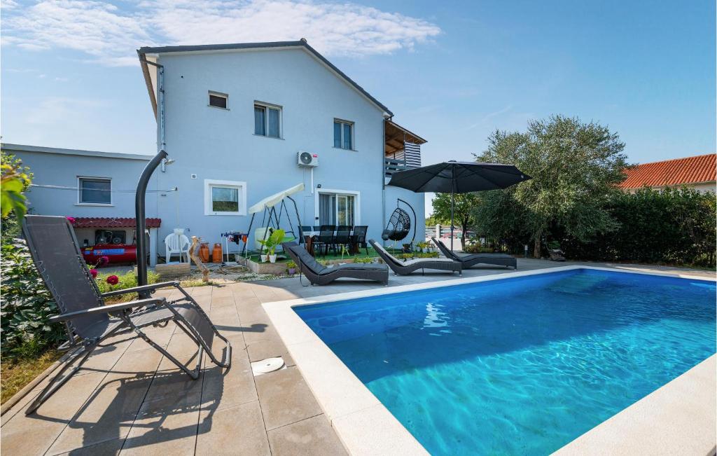 Gorgeous Apartment In Pula