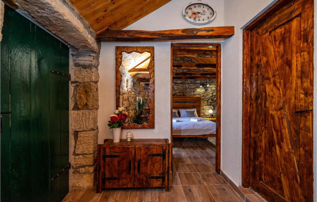 Posteľ alebo postele v izbe v ubytovaní Gorgeous Home In Zelengrad With Kitchen