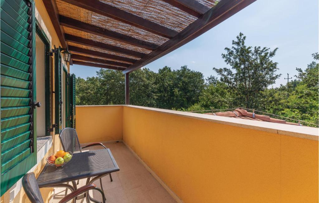 Balkon lub taras w obiekcie Nice Home In Rezanci With Wifi