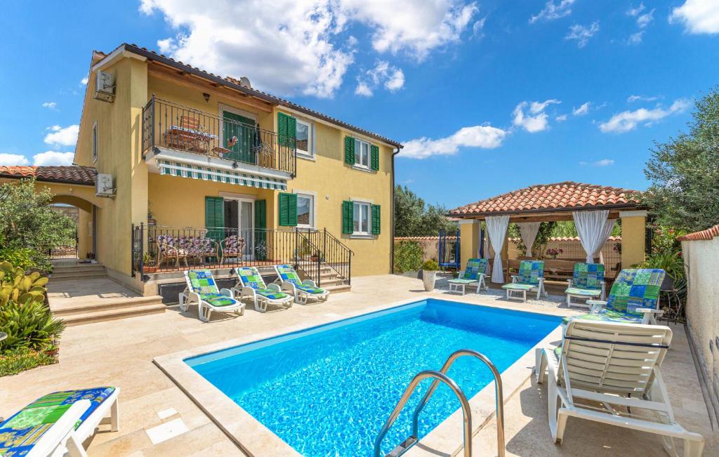 Nice Apartment In Fondole With Wifi