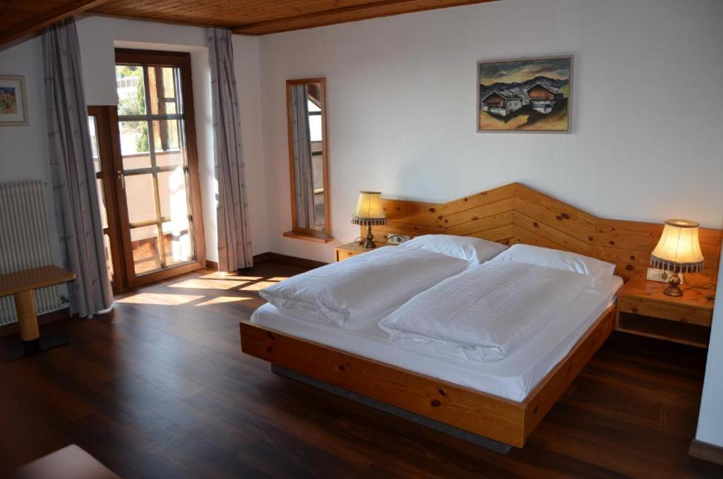 Postel nebo postele na pokoji v ubytování Hotel Eden Guesthouse