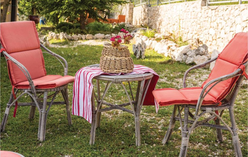 Vonkajšia záhrada v ubytovaní Three-Bedroom Holiday Home In Labin