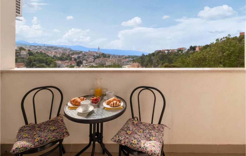 Lovely Apartment In Novi Vinodolski With Wifi