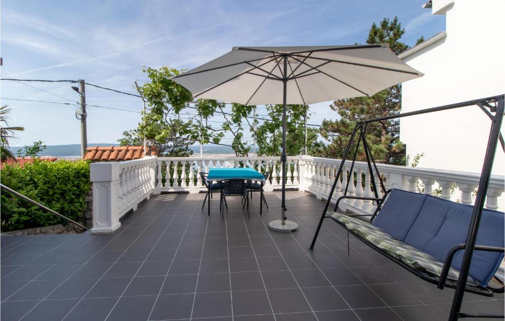 2 Bedroom Lovely Apartment In Dramalj