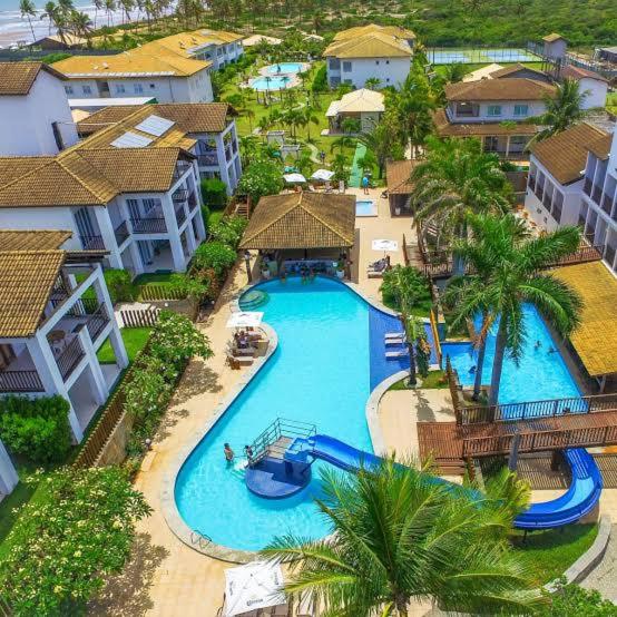 Bazén v ubytování Apartamento em Resort Tree Bies nebo v jeho okolí