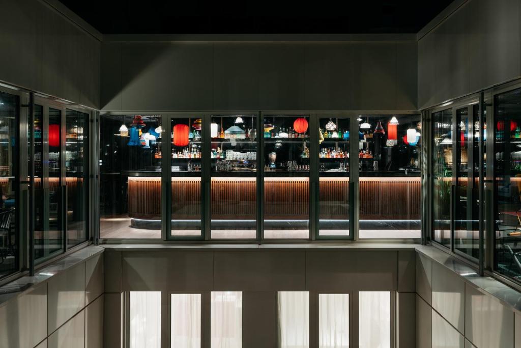 A área de bar ou lounge em Ruby Claire Hotel Geneva
