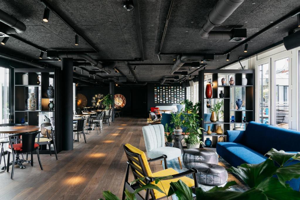 Uma área de estar em Ruby Claire Hotel Geneva