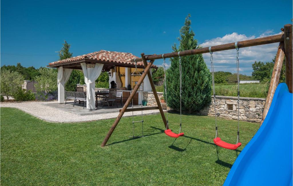 Herní místnost nebo prostor pro děti v ubytování Gorgeous Home In Bokordici With Wifi