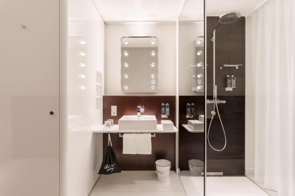 Ruby Hanna Hotel Stuttgart - Resim 43