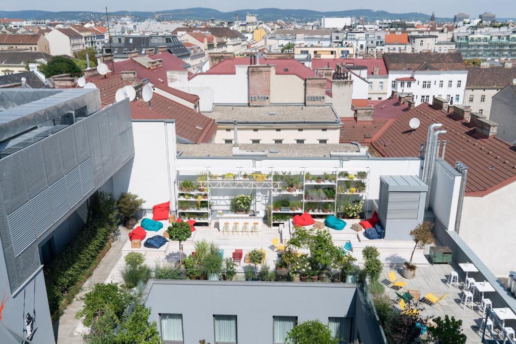 Nespecifikovaný výhled na destinaci Vídeň nebo výhled na město při pohledu z hotelu