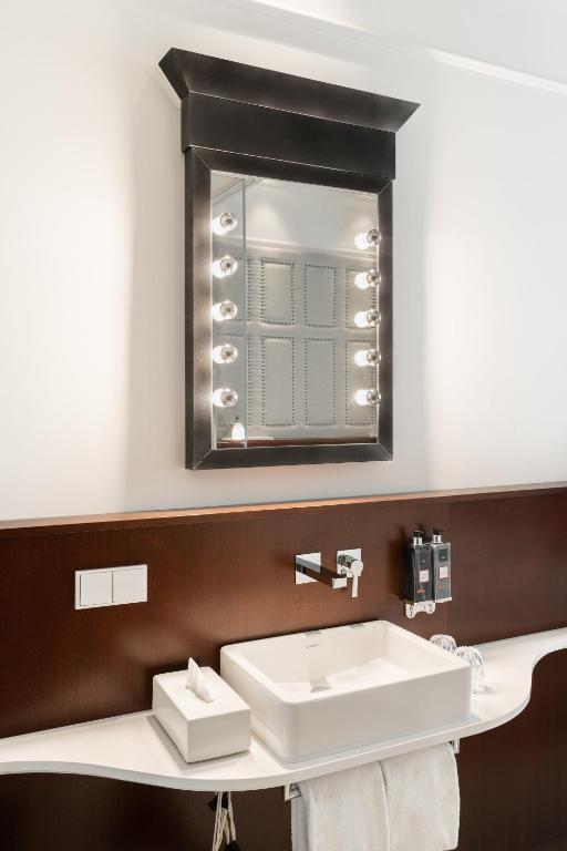 Ruby Louise Hotel Frankfurt - Resim 35