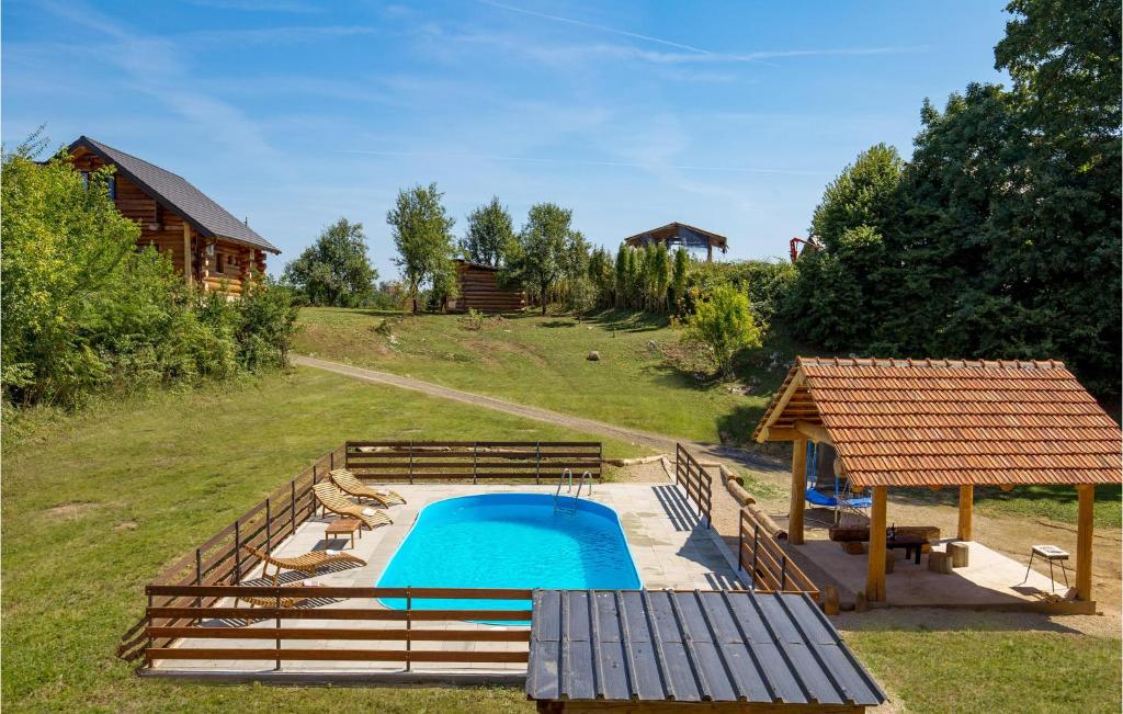 Bazén v ubytovaní Beautiful Home In Slunj alebo v jeho blízkosti