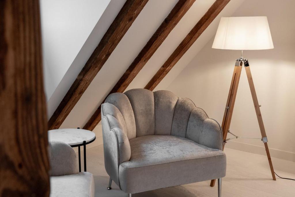 Ruby Mimi Hotel Zurich的休息区