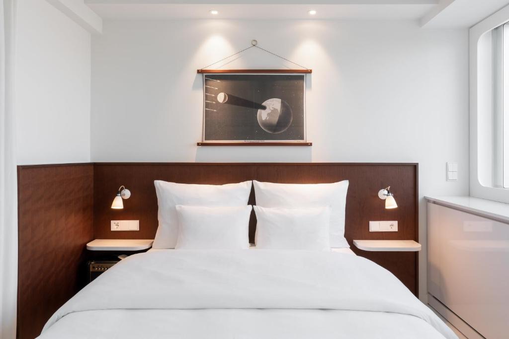 Ruby Luna Hotel Dusseldorf - Resim 13