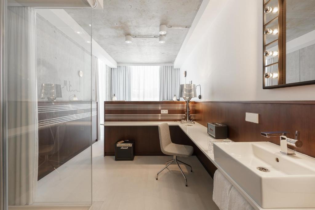 Koupelna v ubytování Ruby Ella Hotel Cologne