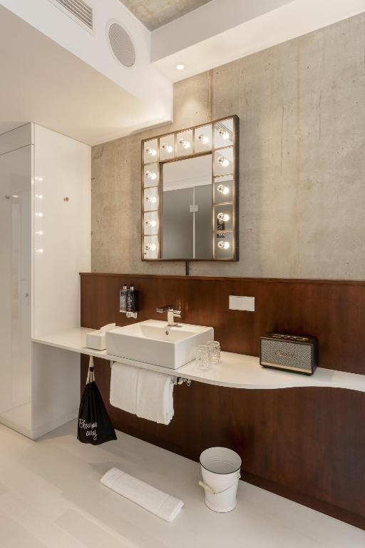 Ruby Ella Hotel Cologne - Resim 37