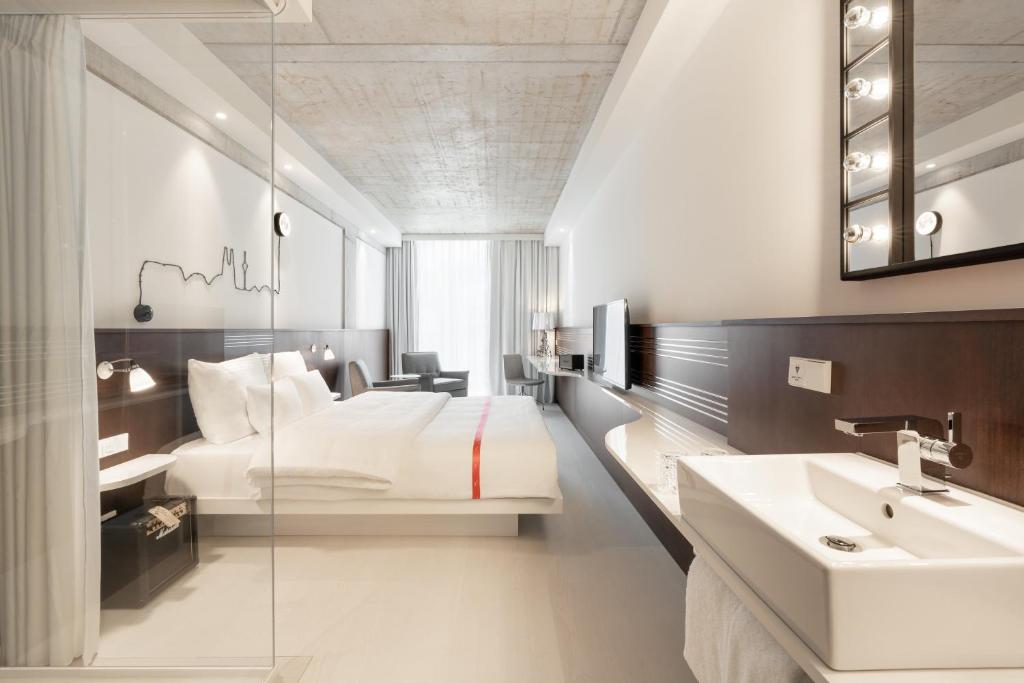 Ruby Ella Hotel Cologne - Resim 4