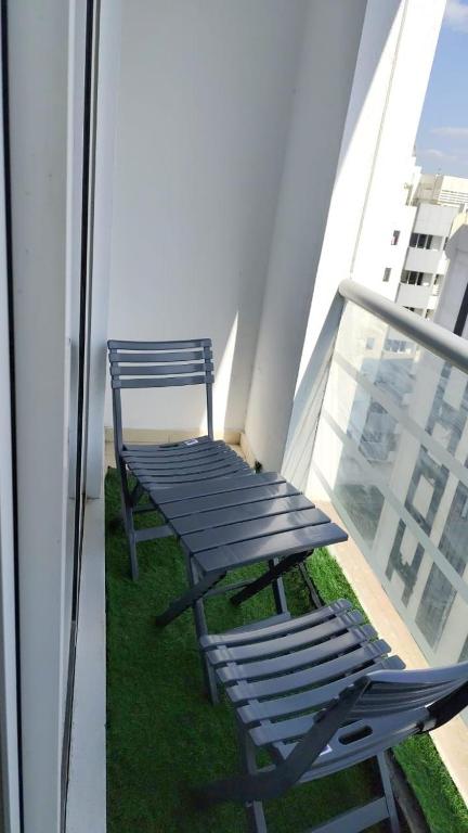 Balkón nebo terasa v ubytování Backpackers heaven ! 18 beds in a 2 bedroom apartment in front of Union metro station Diera Dubai