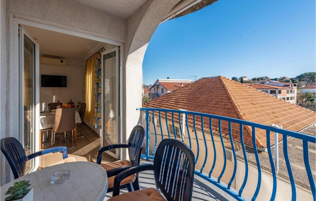 Balkon lub taras w obiekcie 1 Bedroom Cozy Apartment In Pakostane