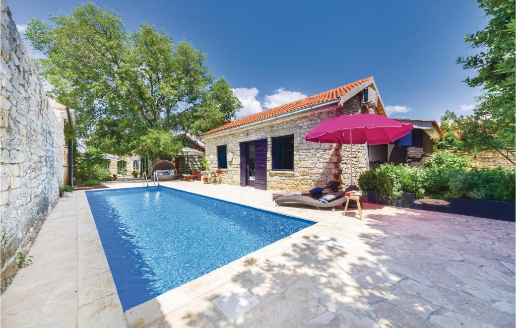 Two-Bedroom Holiday Home In Pridraga