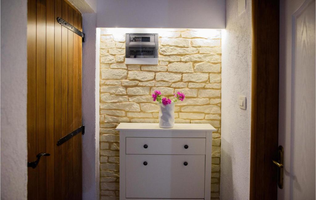 Fotografia z galérie ubytovania 2 Bedroom Beautiful Home In Trilj v destinácii Trilj