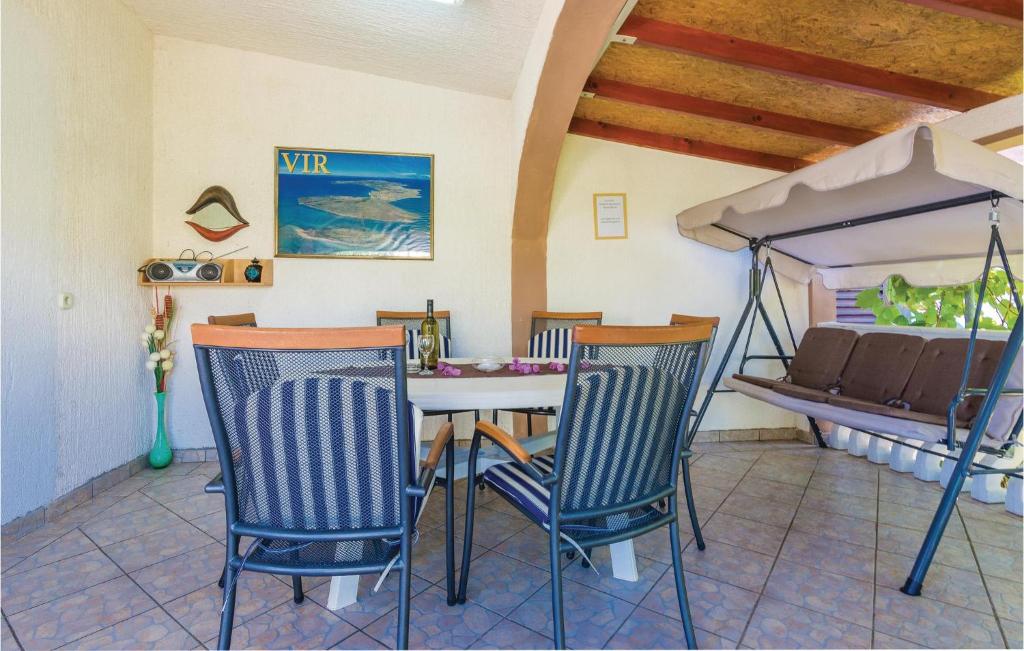 Fotografia z galérie ubytovania Apartment Vir With Sea View 12 vo Viry