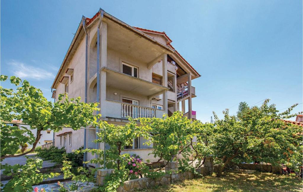 1 Bedroom Beautiful Apartment In Lopar