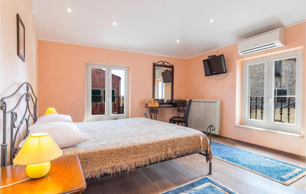 Posteľ alebo postele v izbe v ubytovaní Stunning Home In Rovinj With Wifi