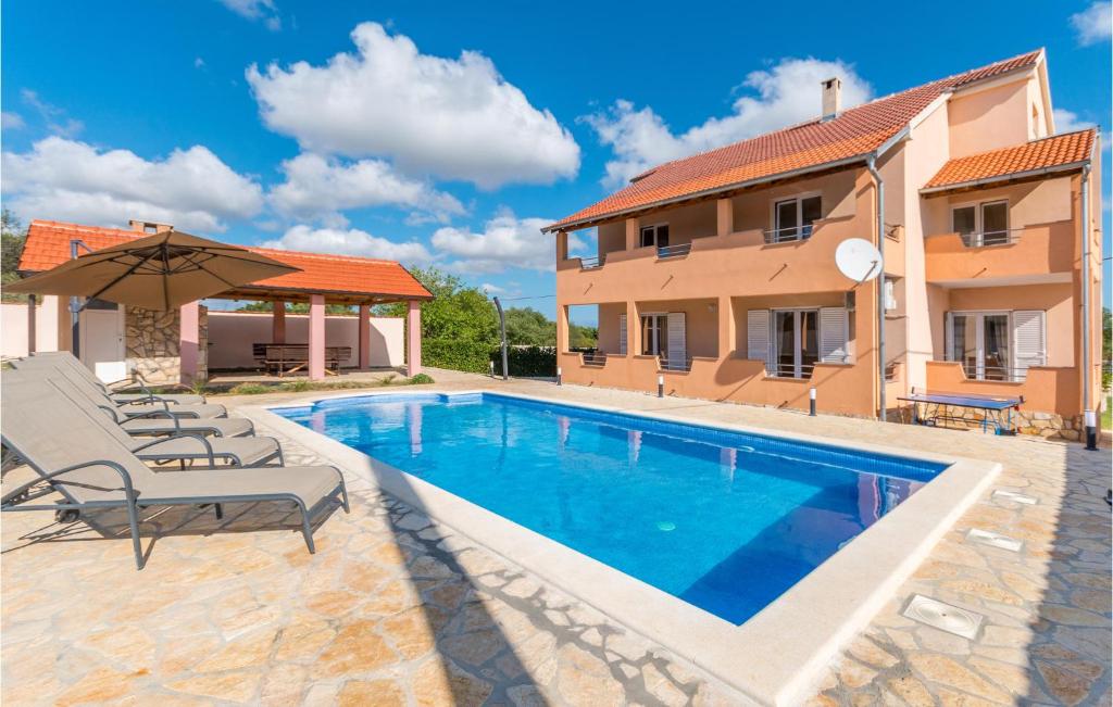 5 Bedroom Cozy Home In Biograd Na Moru