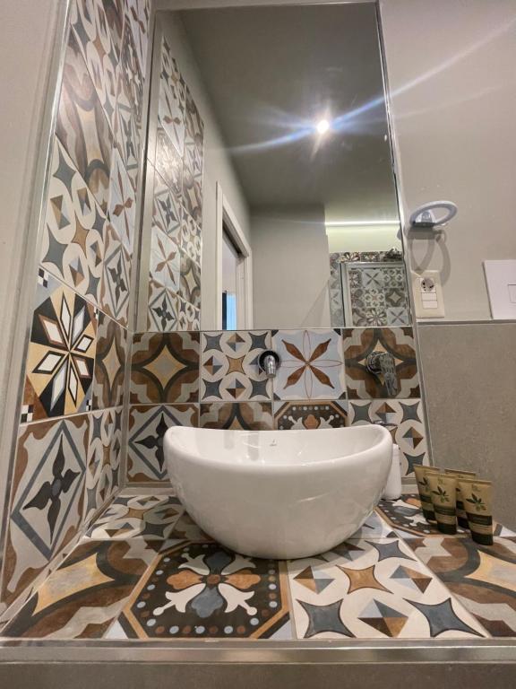 Koupelna v ubytování D'Angiò Rooms-Manfredi Homes&Villas